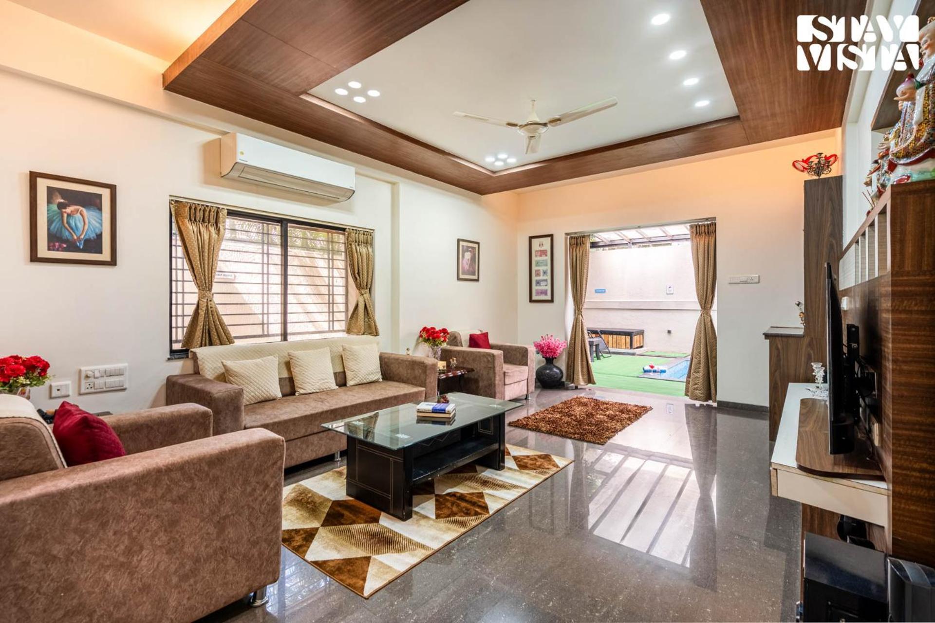 Serenity Meadows With Pool By Veo - Part Of Stayvista Nashik Dış mekan fotoğraf